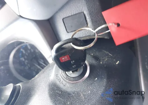 2017 Toyota Rav4 Xle z USA, uszkodzony, nr VIN JTMRFREV7HJ119085